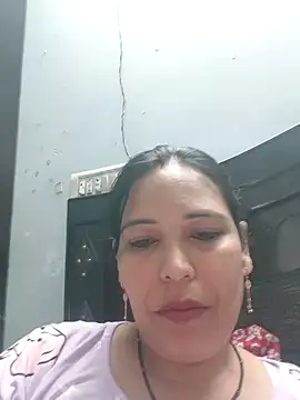 Snapshot of Poojabhabi101 chatting on April 25, 5:21 am Poojabhabi101 online show from April 25, 5:21 am
