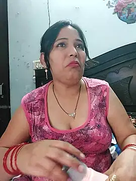 Snapshot of Poojabhabi101 chatting on May 11, 7:03 am Poojabhabi101 online show from May 11, 7:03 am