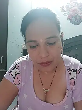 Snapshot of Poojabhabi101 chatting on May 15, 6:20 am Poojabhabi101 online show from May 15, 6:20 am