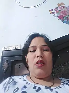 Snapshot of Poojabhabi101 chatting on May 19, 5:25 am Poojabhabi101 online show from May 19, 5:25 am