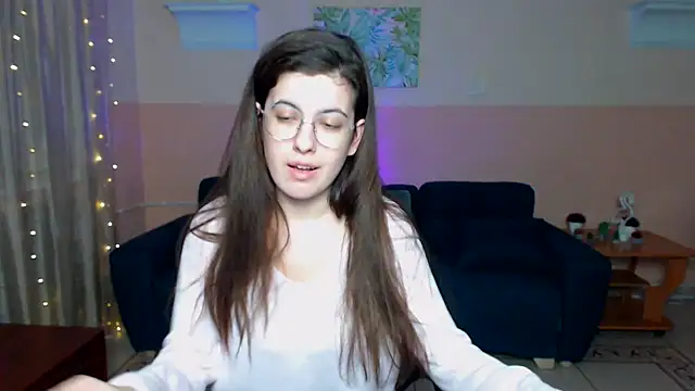 Snapshot of Aminabeatris chatting on February 6, 12:37 pm Aminabeatris online show from February 6, 12:37 pm