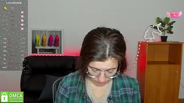 Snapshot of Aminabeatris chatting on March 1, 6:35 am Aminabeatris online show from March 1, 6:35 am