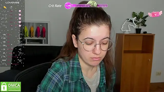 Snapshot of Aminabeatris chatting on March 2, 6:27 am Aminabeatris online show from March 2, 6:27 am