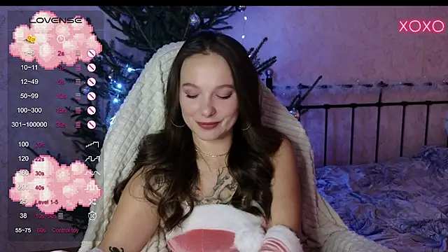 lil luna x online show from December 22, 4:06 pm