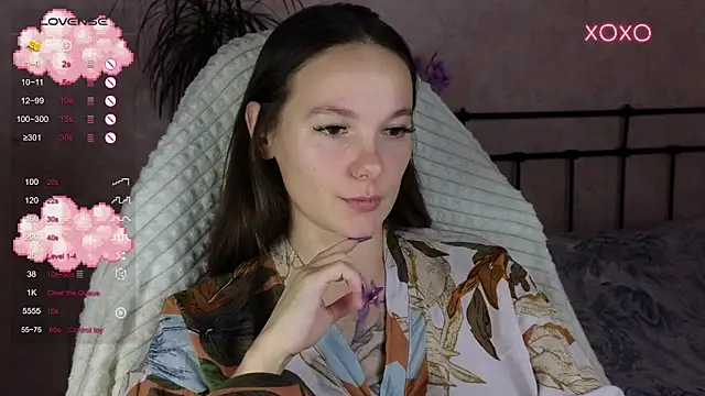 lil luna x online show from November 13, 10:30 pm