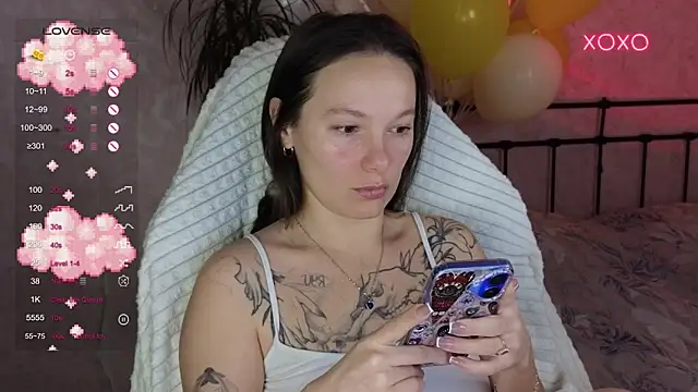 lil luna x online show from February 8, 10:35 pm