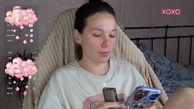 lil luna x online show from February 22, 8:07 pm