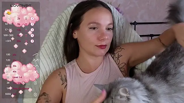 lil luna x online show from June 14, 1:35 pm