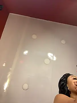 Snapshot of Aluna_sweet chatting on October 16, 7:04 pm Aluna sweet online show from October 16, 7:04 pm