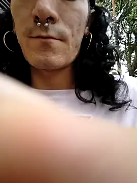 Snapshot of mal_x chatting on March 8, 11:08 pm mal x online show from March 8, 11:08 pm