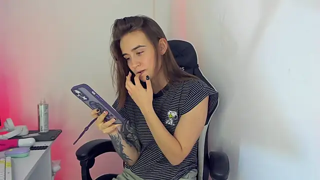  alicerosse2 online show from March 2, 3:56 am