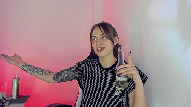  alicerosse2 online show from March 5, 4:13 am