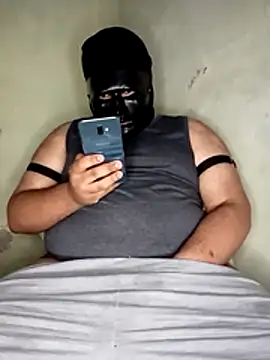 Snapshot of Kidding_Road chatting on December 14, 3:34 am Kidding Road online show from December 14, 3:34 am