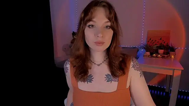 Snapshot of mia_x_love chatting on December 15, 6:48 pm mia x love online show from December 15, 6:48 pm