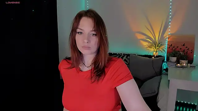 Snapshot of mia_x_love chatting on December 23, 3:01 pm mia x love online show from December 23, 3:01 pm