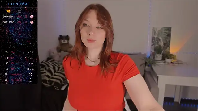 Snapshot of mia_x_love chatting on March 7, 10:45 am mia x love online show from March 7, 10:45 am