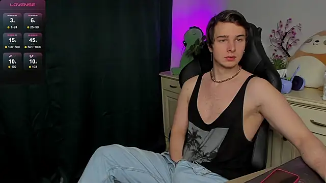 Vincent Strong online show from October 25, 8:33 am