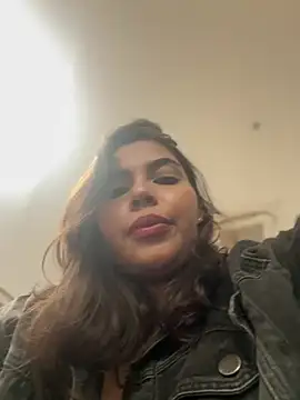 Snapshot of GigiiStone chatting on December 17, 5:36 pm GigiiStone online show from December 17, 5:36 pm