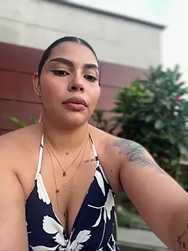 Snapshot of GigiiStone chatting on January 11, 10:40 pm GigiiStone online show from January 11, 10:40 pm