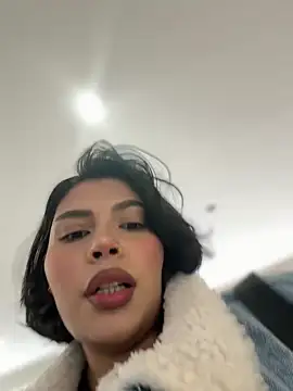 Snapshot of GigiiStone chatting on February 9, 7:41 pm GigiiStone online show from February 9, 7:41 pm