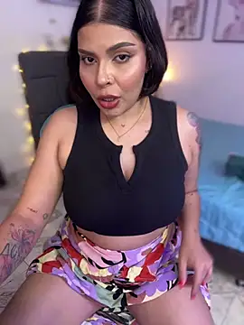 Snapshot of GigiiStone chatting on February 23, 8:44 pm GigiiStone online show from February 23, 8:44 pm