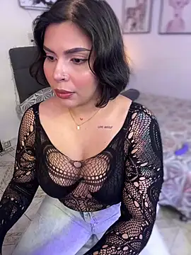 Snapshot of GigiiStone chatting on March 5, 9:37 pm GigiiStone online show from March 5, 9:37 pm