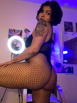 GigiiStone online show from October 12, 5:01 pm