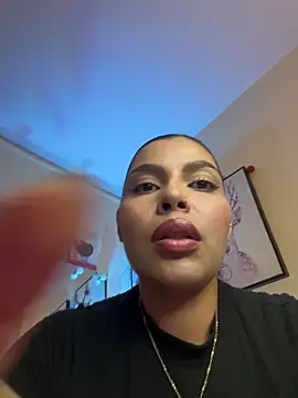 Snapshot of GigiiStone chatting on February 19, 10:06 pm GigiiStone online show from February 19, 10:06 pm