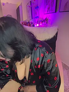 Snapshot of GigiiStone chatting on February 23, 1:52 pm GigiiStone online show from February 23, 1:52 pm