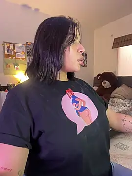 Snapshot of GigiiStone chatting on March 7, 9:23 pm GigiiStone online show from March 7, 9:23 pm