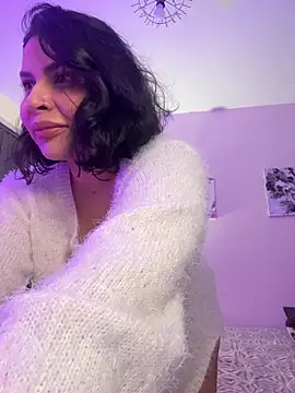 Snapshot of GigiiStone chatting on March 29, 4:45 am GigiiStone online show from March 29, 4:45 am