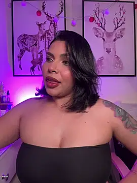 Snapshot of GigiiStone chatting on April 4, 10:40 pm GigiiStone online show from April 4, 10:40 pm