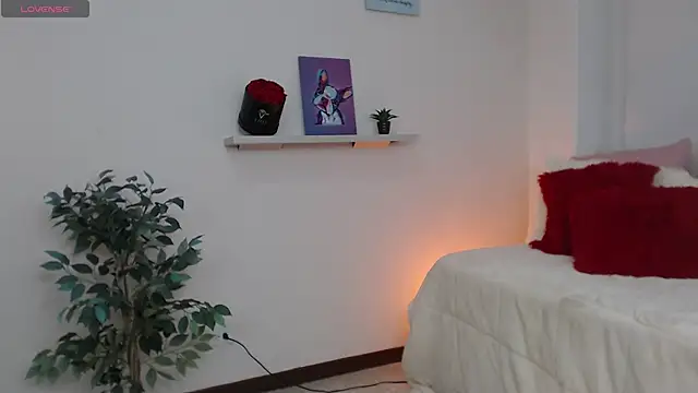 sofia perez    online show from October 3, 8:17 pm