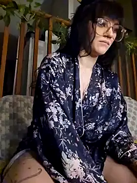 anyalikestosuck online show from December 11, 1:39 pm