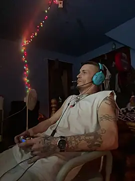 Snapshot of 420jDubz920 chatting on February 9, 2:49 am 420jDubz920 online show from February 9, 2:49 am