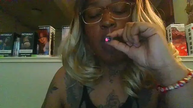 Snapshot of ShaBrimDaPornstar chatting on April 8, 8:20 pm ShaBrimDaPornstar online show from April 8, 8:20 pm