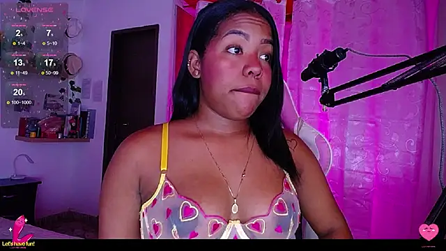 samanthaabloom online show from January 9, 12:35 am