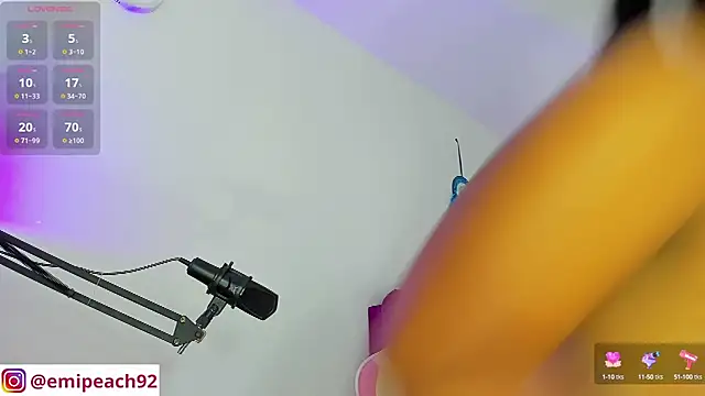 samanthaabloom online show from September 23, 9:45 am