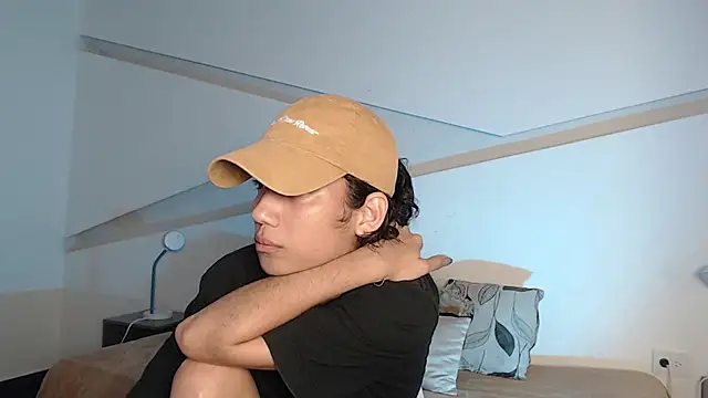 hot little bunny online show from October 5, 9:02 pm