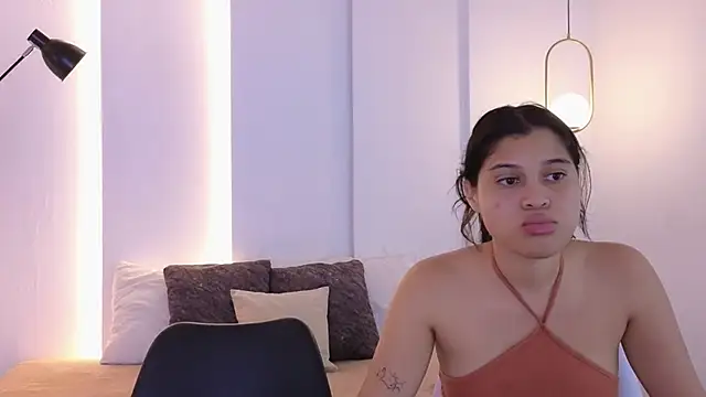 hot little bunny online show from November 13, 9:14 pm