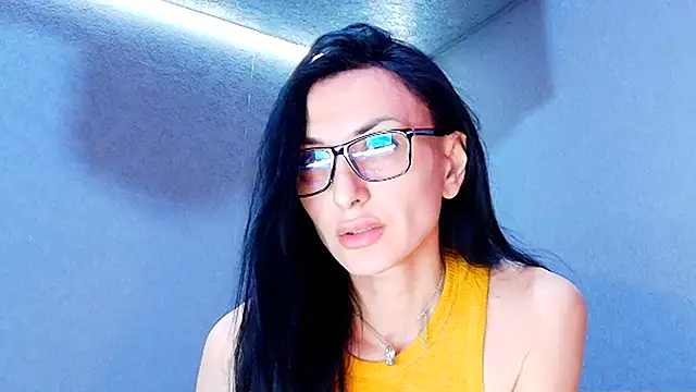 Snapshot of Siaconna chatting on April 16, 7:53 am Siaconna online show from April 16, 7:53 am
