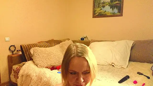 YourQueenX online show from March 30, 4:57 am