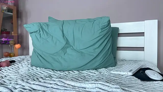 Snapshot of tanya_goddesss chatting on March 14, 12:43 pm tanya goddesss online show from March 14, 12:43 pm