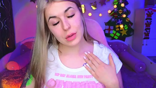Snapshot of Sugarr_Lola chatting on December 14, 2:10 pm Sugarr Lola online show from December 14, 2:10 pm