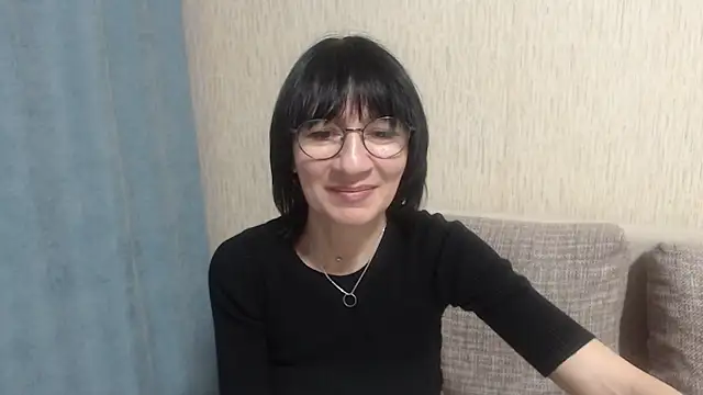 Erica95Bloom online show from March 6, 2:40 pm