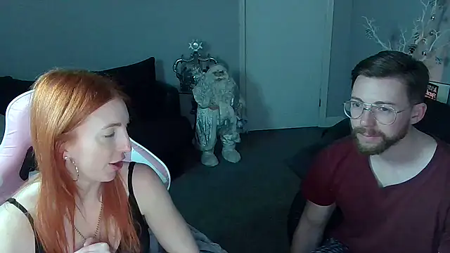 Red firesquirt online show from December 26, 9:15 pm