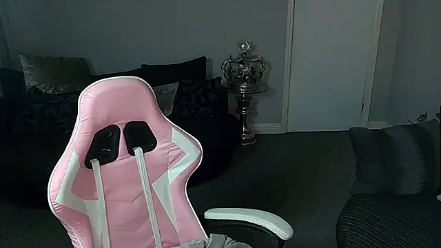 Red firesquirt online show from February 3, 9:39 pm