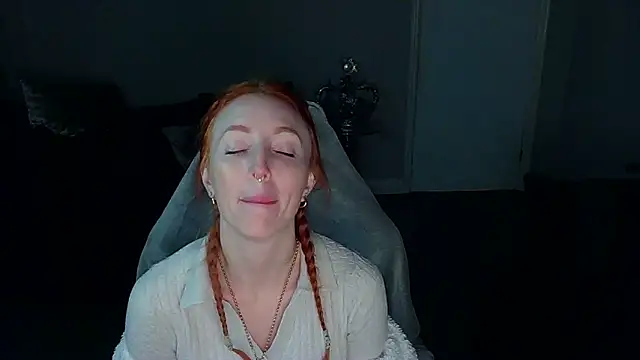 Red firesquirt online show from February 4, 10:55 pm