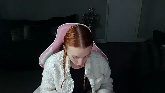 Red firesquirt online show from February 20, 3:30 pm