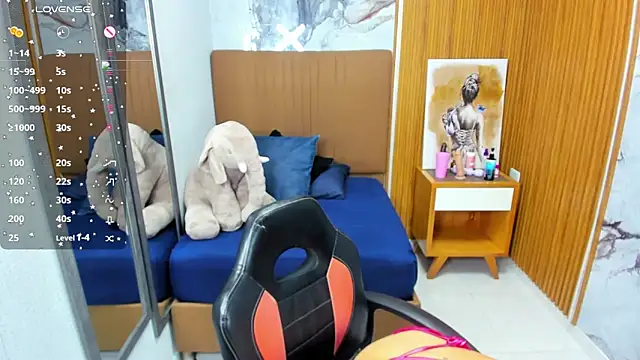 Snapshot of LORENADAVIES chatting on March 27, 12:38 pm LORENADAVIES online show from March 27, 12:38 pm